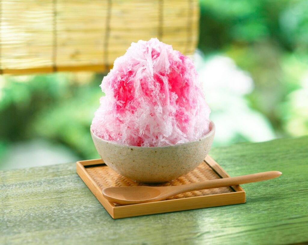 Kakigori, glace pilée japonaise recouverte de sirop sucré
