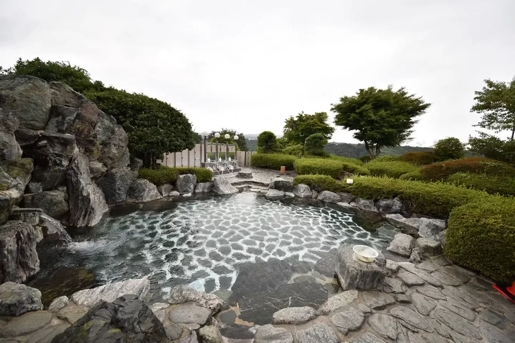 Bokyo no Yu (望郷の湯) – Tattoo-Friendly with Mountain Views