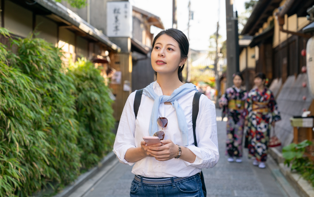 woman solo travel Japan