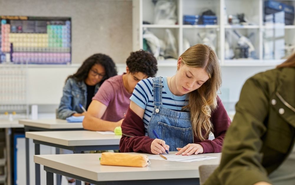 Student taking JLPT N5 test