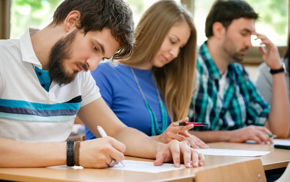 udents taking JLPT N5 tests