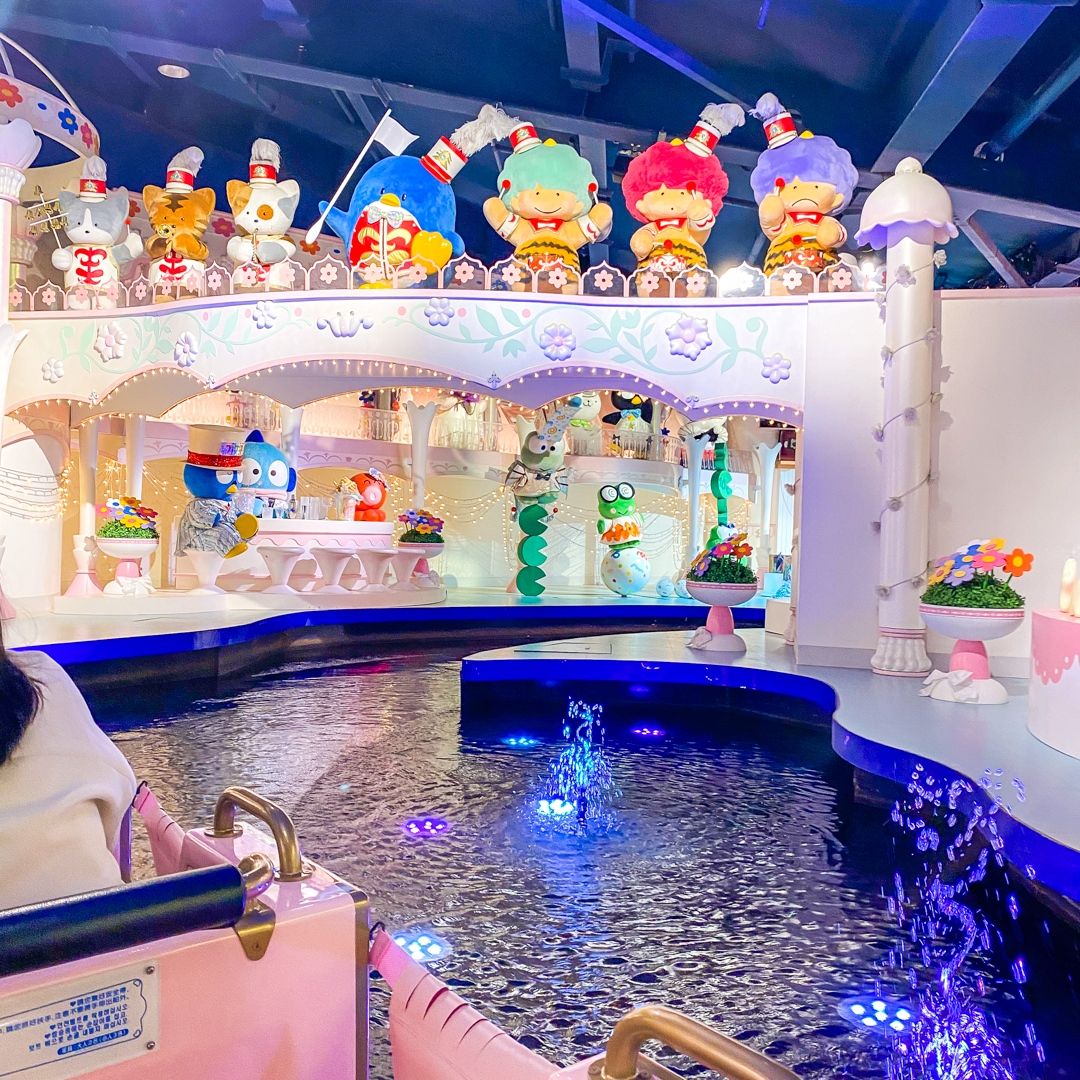 blog post image of the iconic sanrio boar ride loacted at sanrio puroland in japan