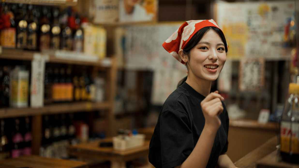 Part-timer working at an izakaya